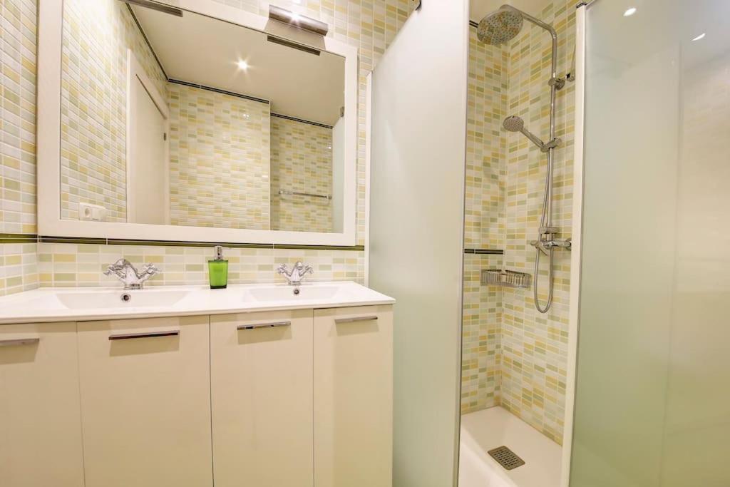 Completa 8 En Primera Linea De Playa Holiday home San Sebastian