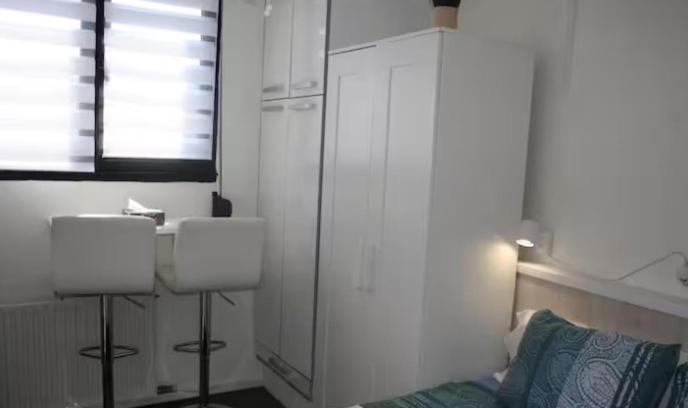 Homestay Con Bano Privado Y Mini-cocina Privada En Casa Particular, Acceso Independiente *