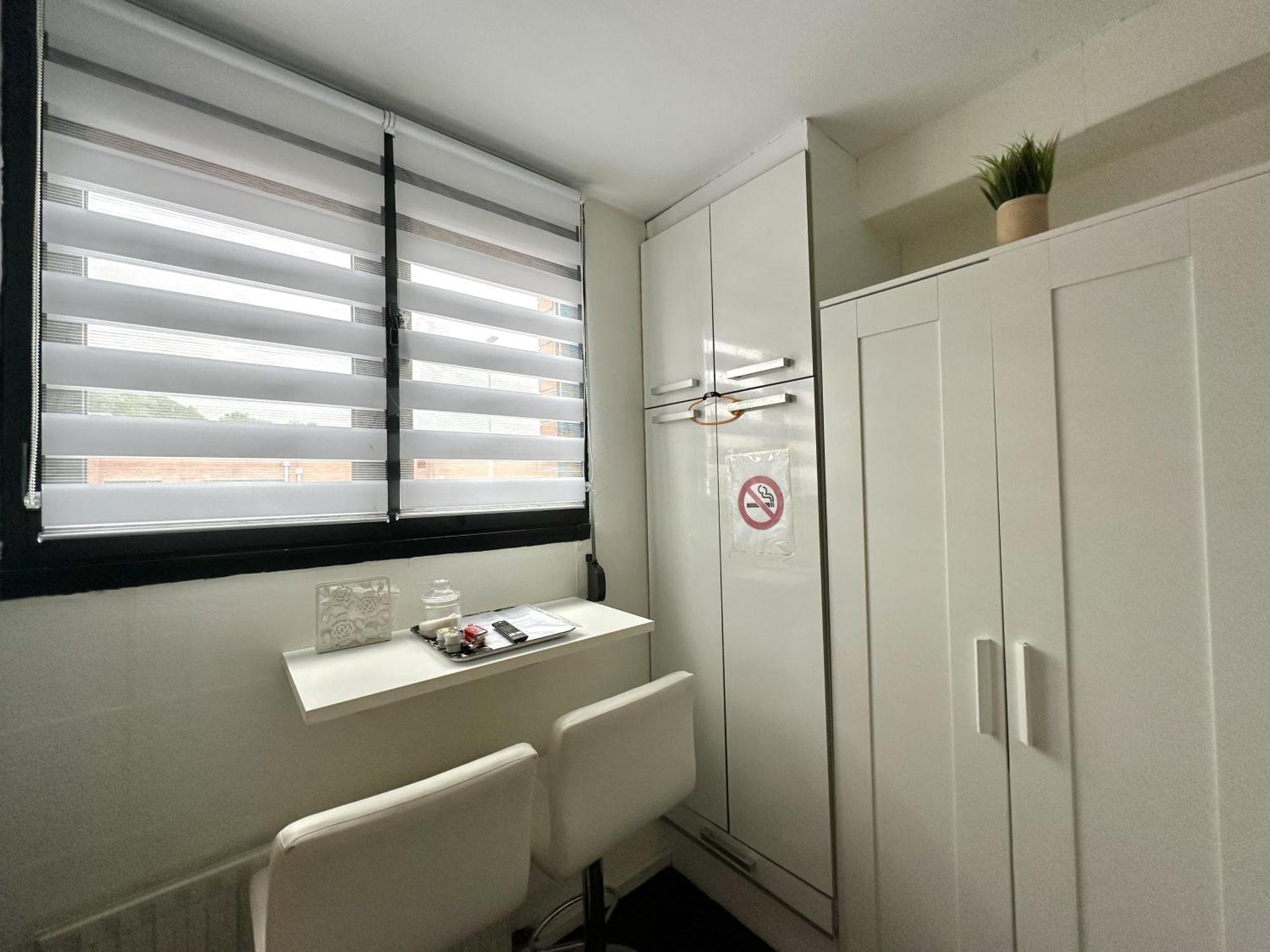 Homestay Con Bano Privado Y Mini-cocina Privada En Casa Particular, Acceso Independiente *