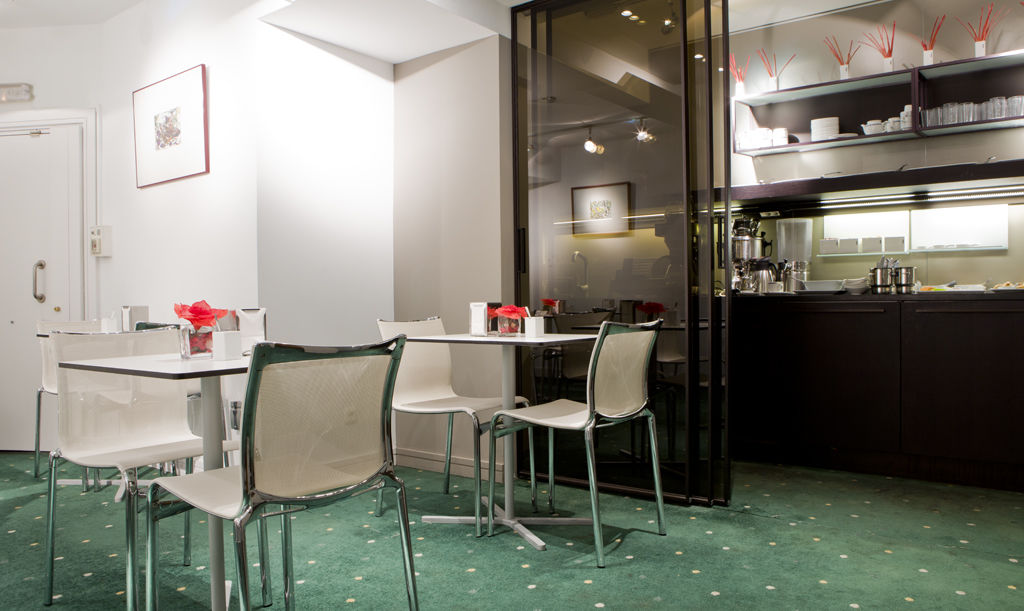 Zaragoza Plaza Hotel *