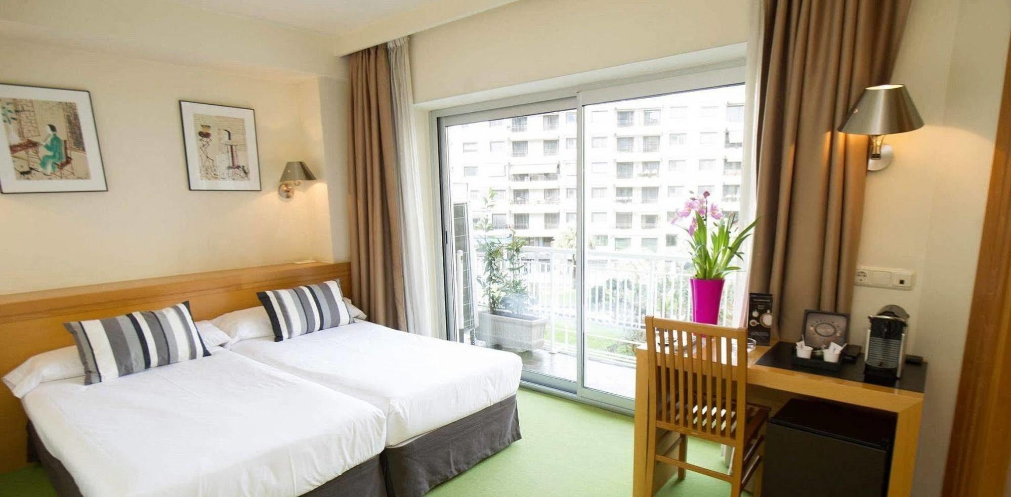 Zaragoza Plaza Hotel *