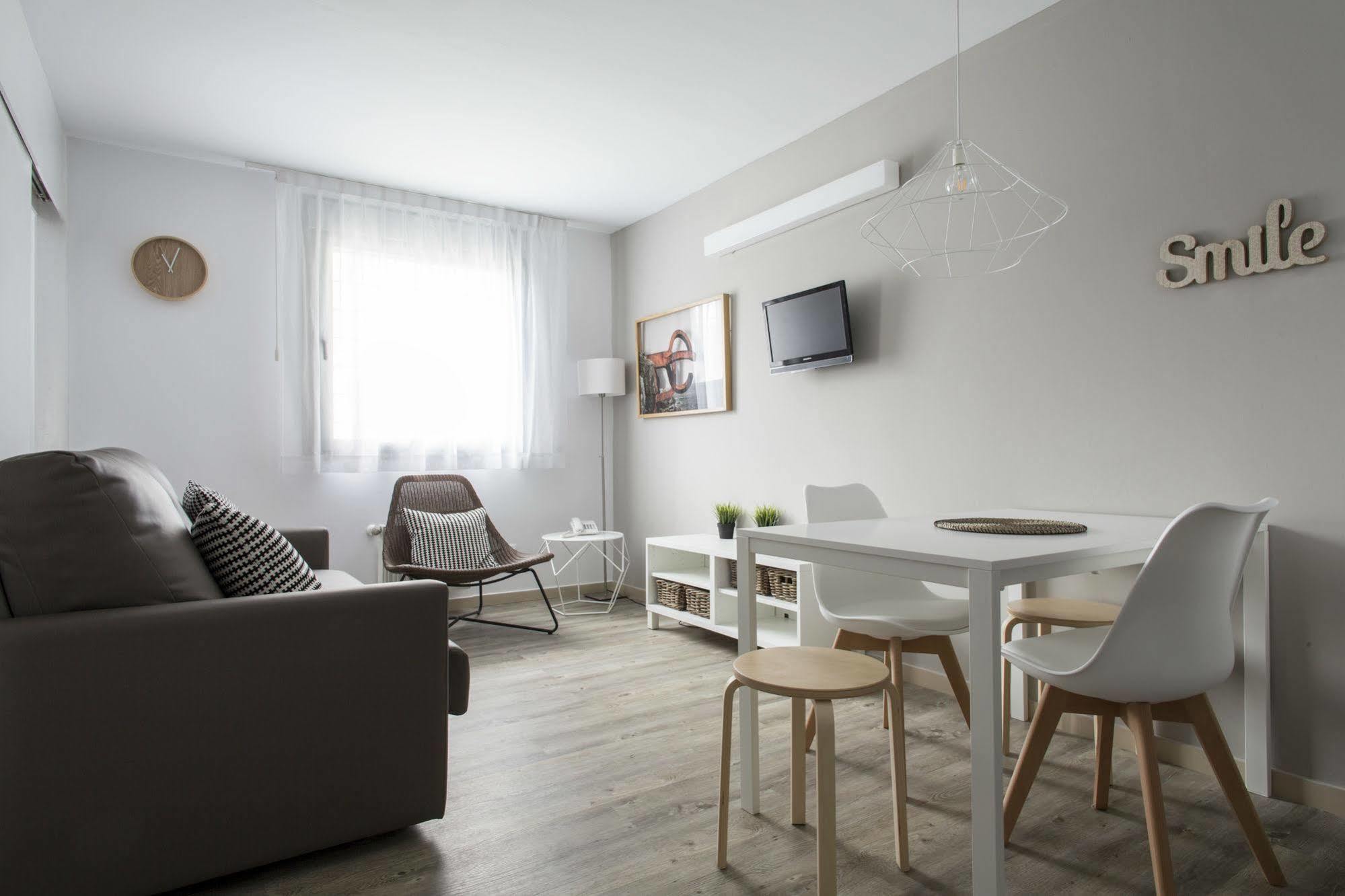 Residencia Universitaria Manuel Agud Querol *
