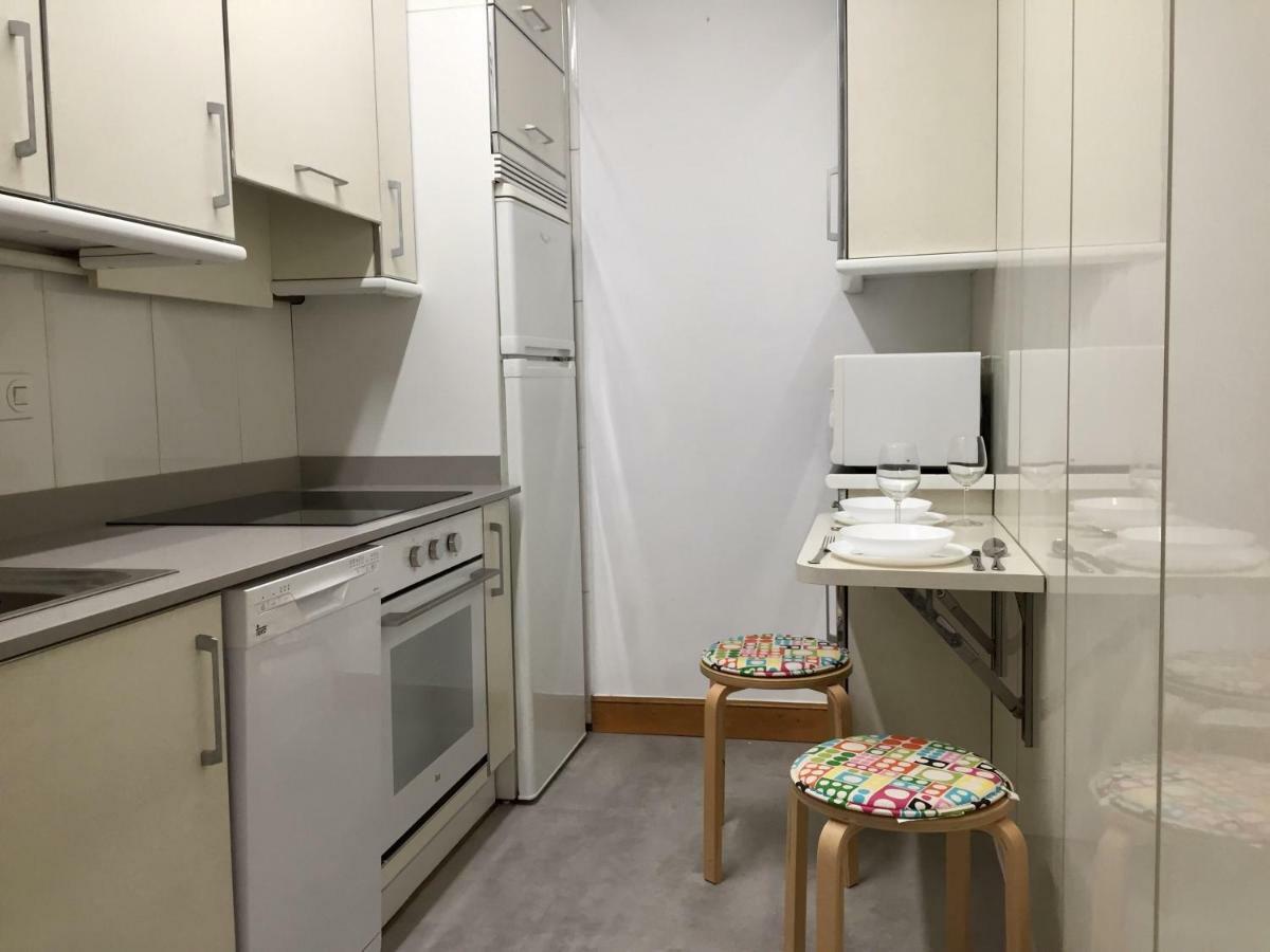 Plaza Apartment *