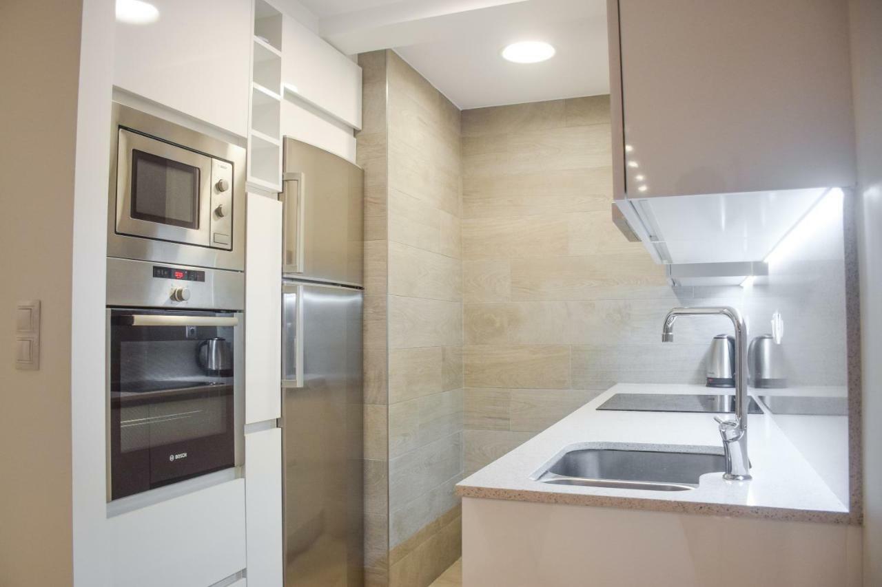 Modern & Spacious Near La Concha Bay Apartment *