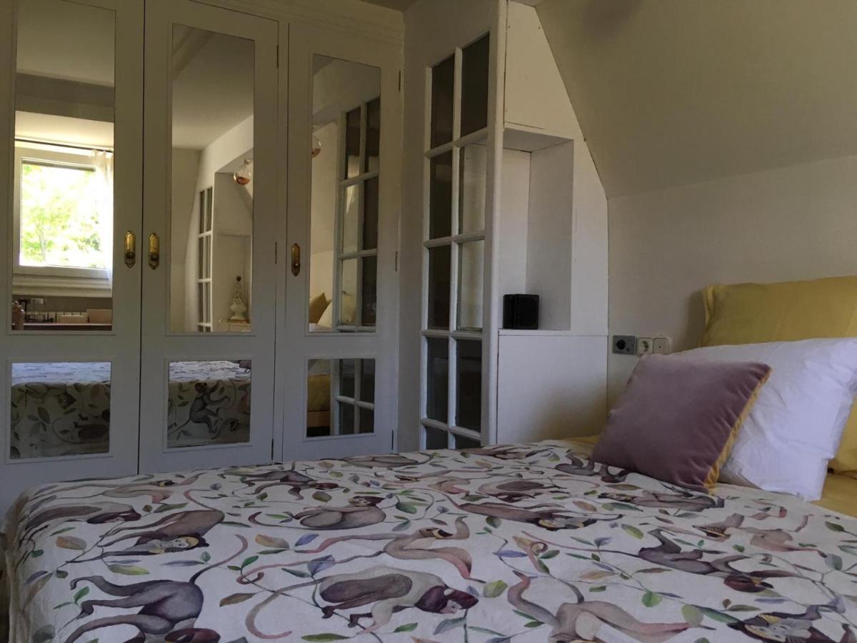 Homestay Far Out Collective *