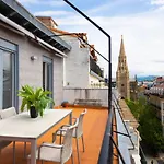 Modern Apartment With Spacious Terrace