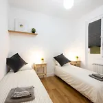 Casa Playa Zurriola-Aviso-Obras En La Fachada Del Patio Hasta Mayo-No Ha Habido Quejas Por El Ruido-Precio Bajo- House Playa Zurriola-Warning-Works On The Facade Of The Patio Until May-There Have Been No Noise Complaints- Low Price