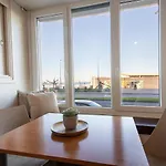 Cozy Apartment In Front Of The Beach