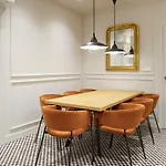 Pitipombo Apartment by FeelFree Rentals