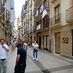 32 De Agosto Rooms