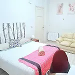 Habitaciones Privadas En Piso Frente A Playa Ondarreta, Bano Compartido