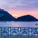 San Sebastián VERY NICE apartment 100m from La Kontxa Beach
