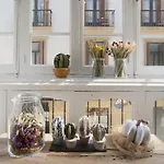 Bare By Oldtown Ss Apartments