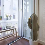 Bare By Oldtown Ss Apartments