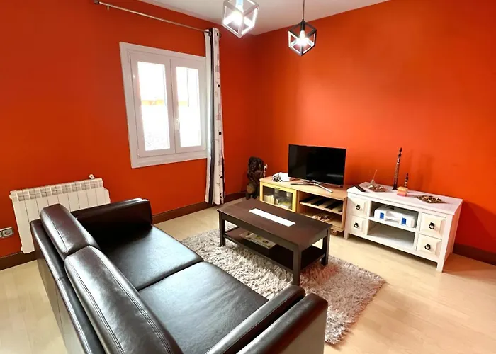 Luistarrak Apartment- Free Parking