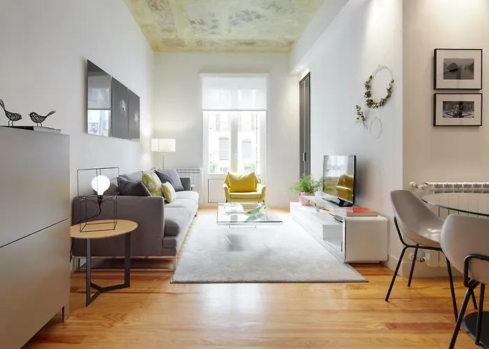 Urbieta 2 Apartment by FeelFree Rentals