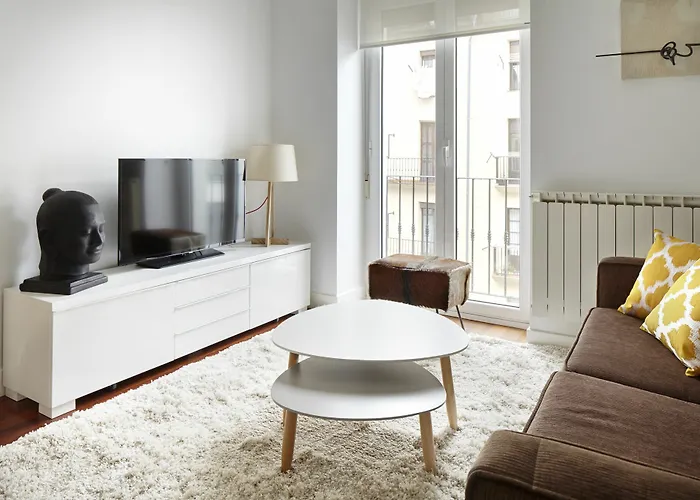 Plaza Guipuzcoa Apartment By Feelfree Rentals