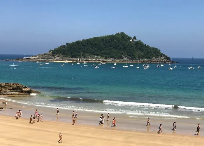 La Madame On La Concha Beach, Seaview Apartment
