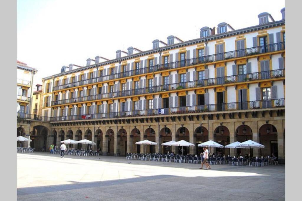 Apartment New Gorgeous - Beachfront - 3 Bd San Sebastian