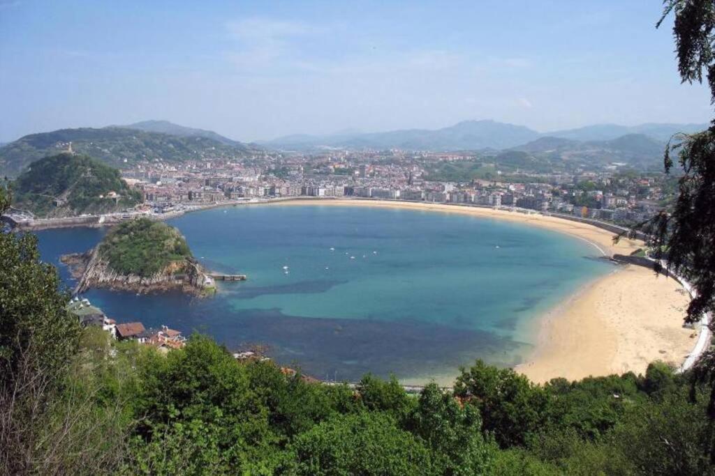 New Gorgeous - Beachfront - 3 Bd * San Sebastian