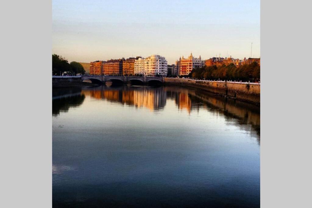 New Gorgeous - Beachfront - 3 Bd Apartment San Sebastian
