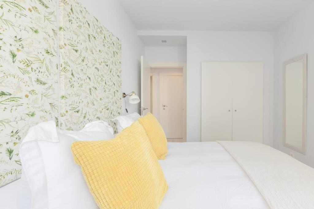 Apartment New Gorgeous - Beachfront - 3 Bd San Sebastian