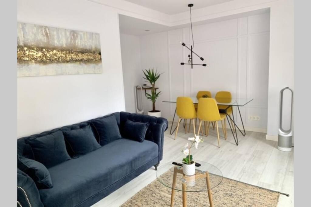 New Gorgeous - Beachfront - 3 Bd Apartment *