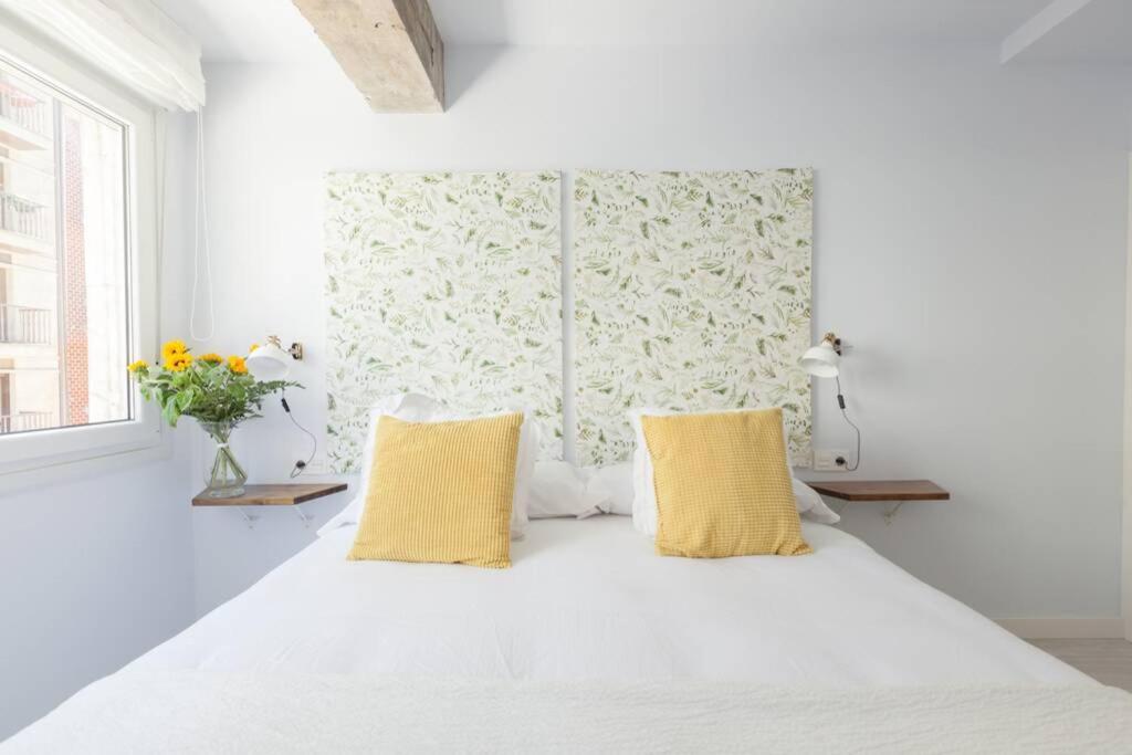New Gorgeous - Beachfront - 3 Bd * San Sebastián