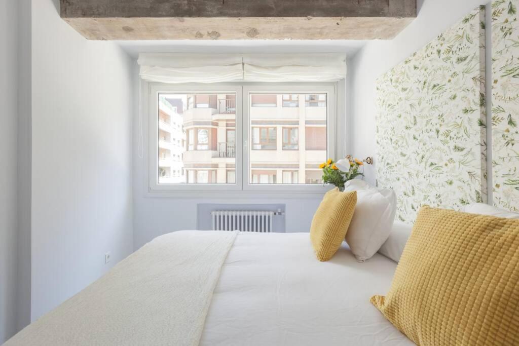 Apartment New Gorgeous - Beachfront - 3 Bd San Sebastian