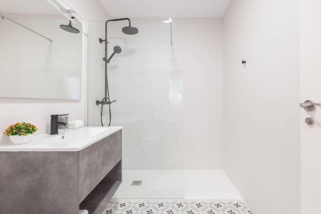Apartment New Gorgeous - Beachfront - 3 Bd