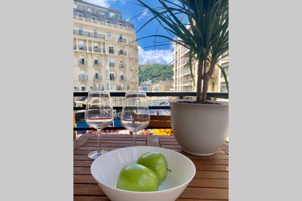 New Gorgeous - Beachfront - 3 Bd * San Sebastian