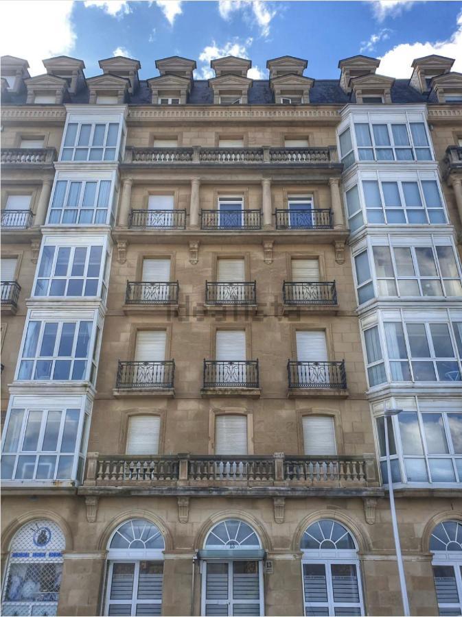 Olatu Haundia Donostian * San Sebastian