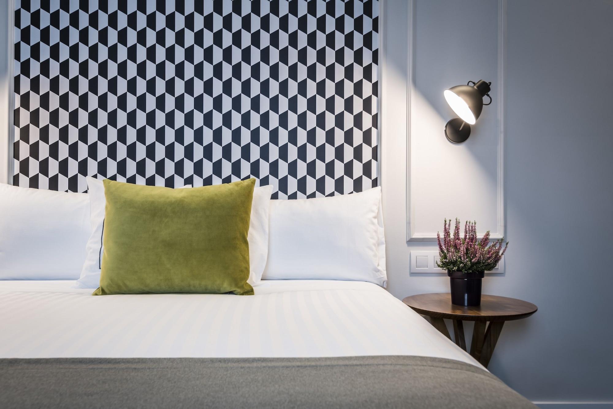 Intelier Victoria Hotel 2*
