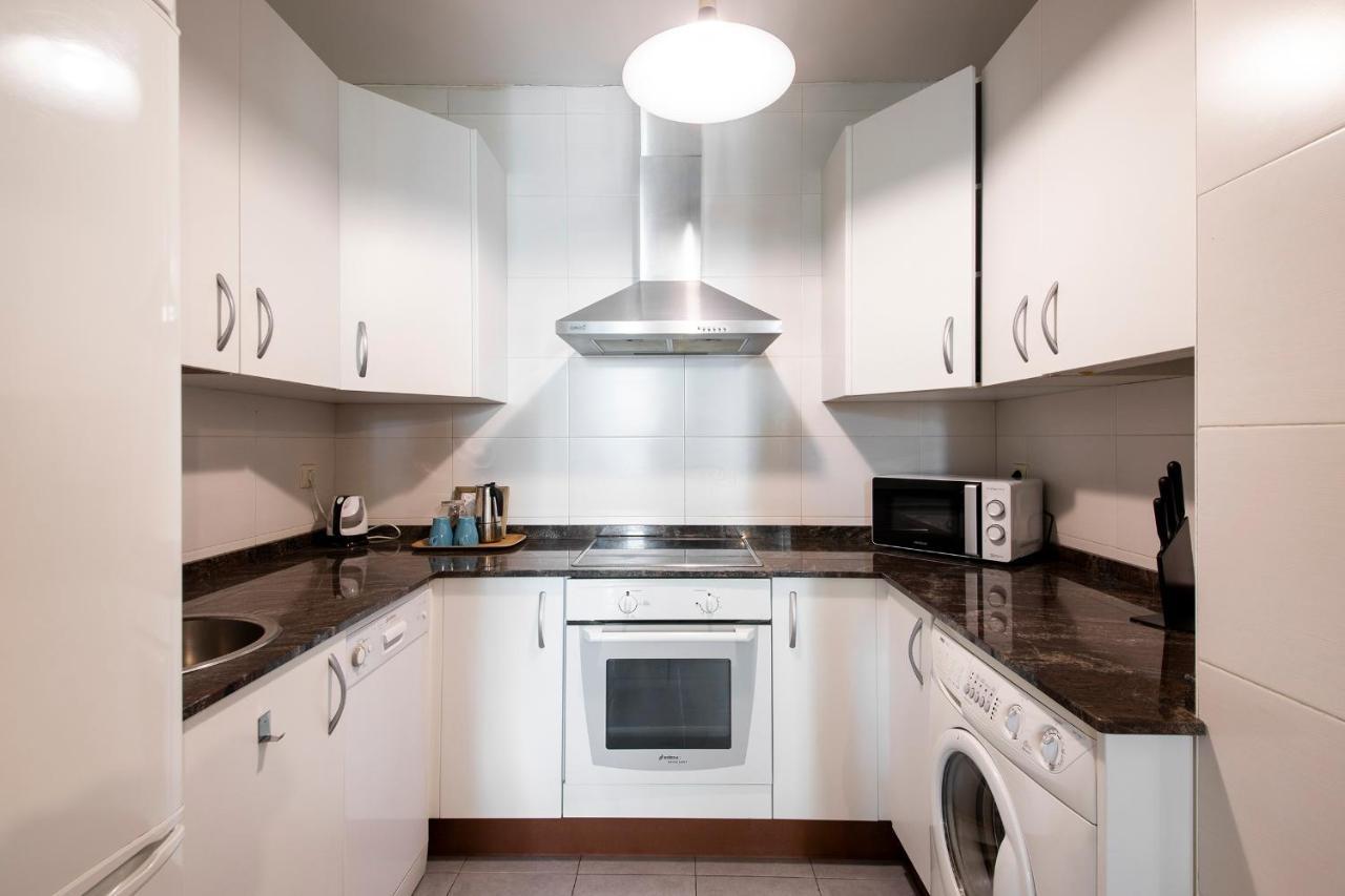 Legazpi, Amplio, Moderno Y Centrico Apartment