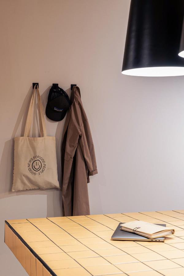 Colo Colo - Single Private Beds Hostel *