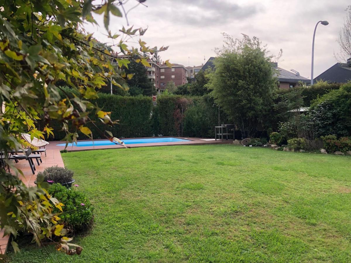 Bonita Pareada Con Piscina Privada Villa *