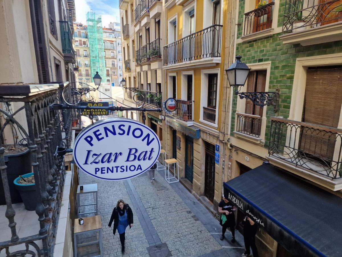 Izar Bat Pensión *