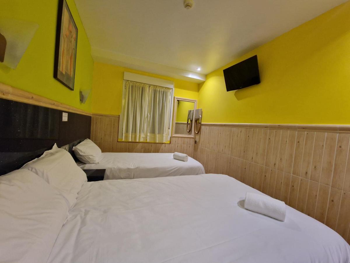 Izar Bat Guest house *