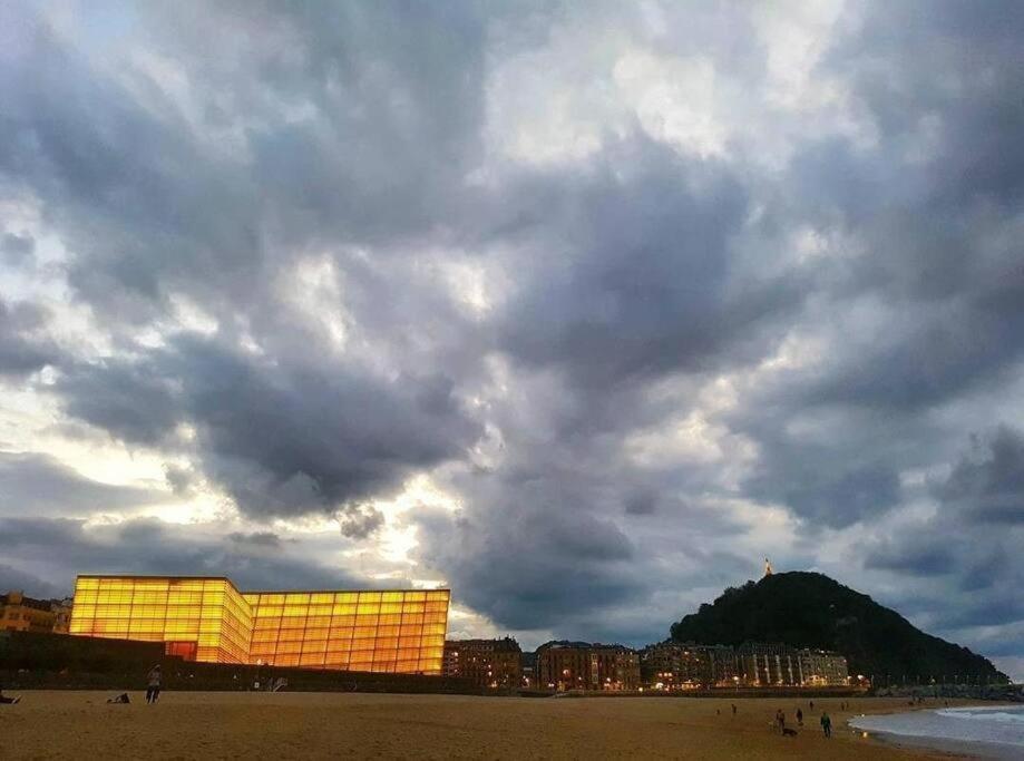 Privada A Pasos De La Playa Ondarreta Homestay *