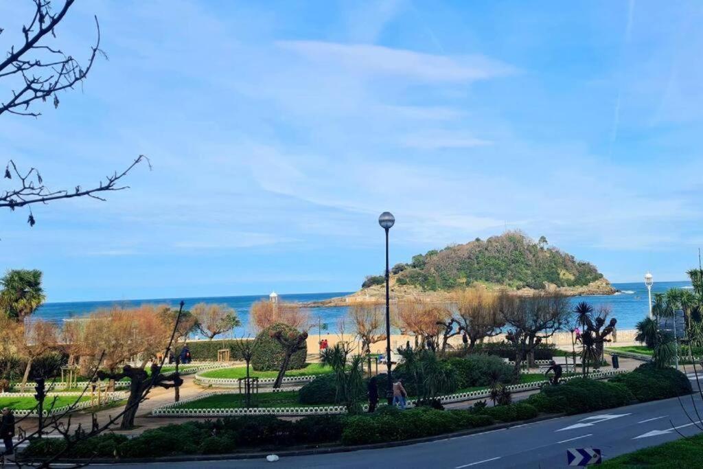 Privada A Pasos De La Playa Ondarreta Homestay *