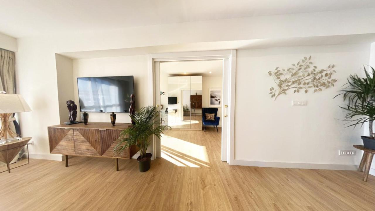 Miramar Luxurious Flat, 3 Double Rooms, Free Parking, Terrace, Completely New * Saint-Sébastien