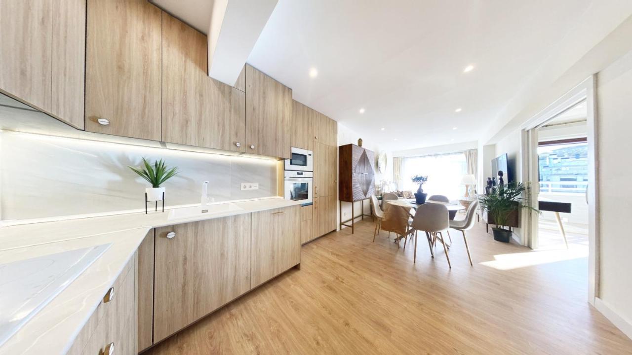 Appartement Miramar Luxurious Flat, 3 Double Rooms, Free Parking, Terrace, Completely New *