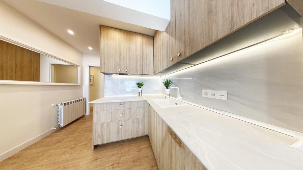 Miramar Luxurious Flat, 3 Double Rooms, Free Parking, Terrace, Completely New Saint-Sébastien