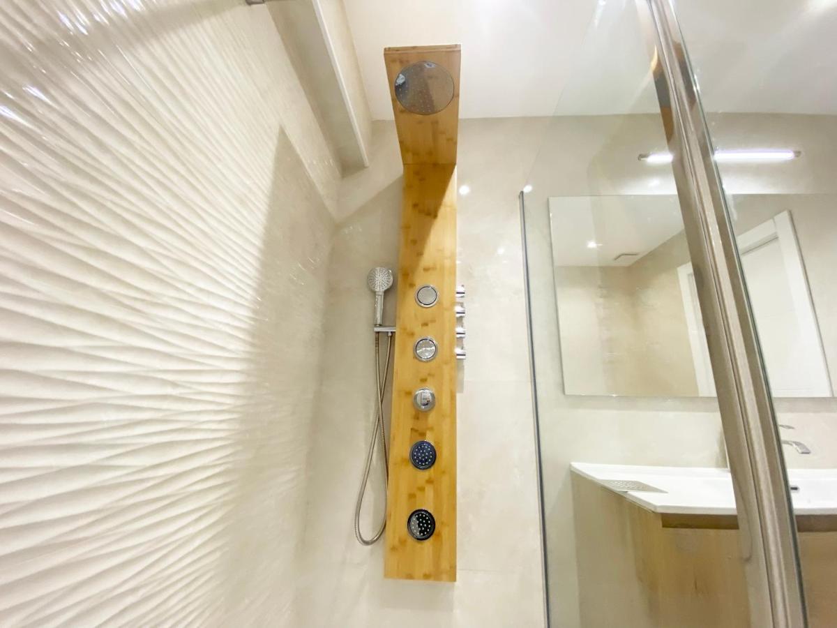 Miramar Luxurious Flat, 3 Double Rooms, Free Parking, Terrace, Completely New Appartement