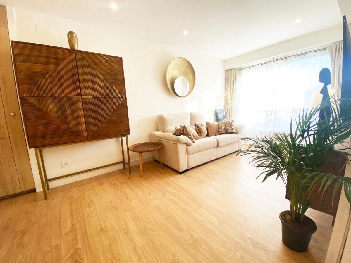 Miramar Luxurious Flat, 3 Double Rooms, Free Parking, Terrace, Completely New
