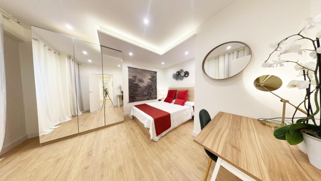 Miramar Luxurious Flat, 3 Double Rooms, Free Parking, Terrace, Completely New