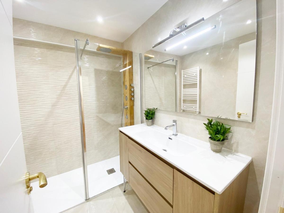 Miramar Luxurious Flat, 3 Double Rooms, Free Parking, Terrace, Completely New Saint-Sébastien