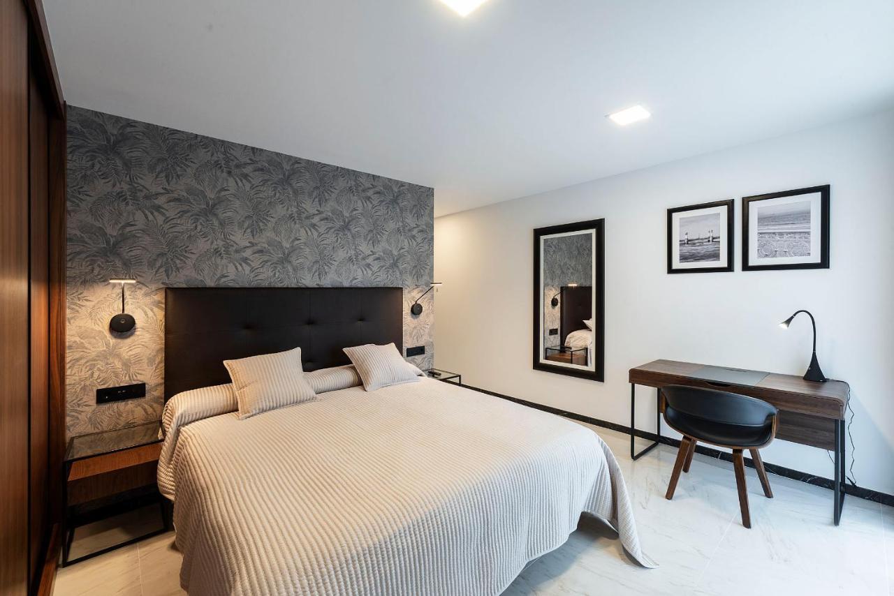 Crown Of La Concha Beach Apartment San Sebastian