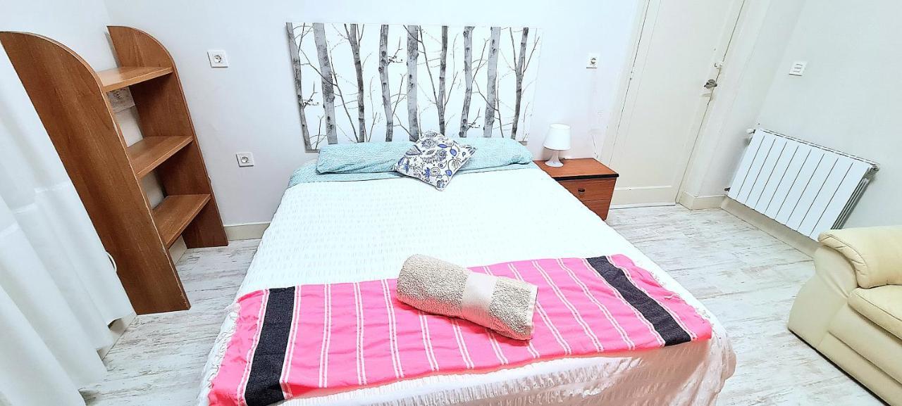 Privada A Pasos De La Playa Ondarreta Homestay *