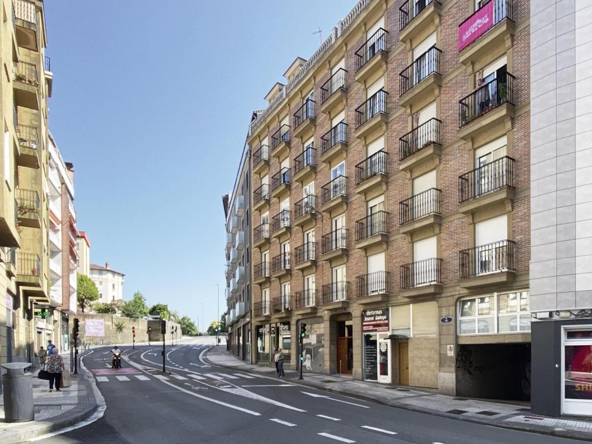 Always Easy I Cristina Enea Apartment